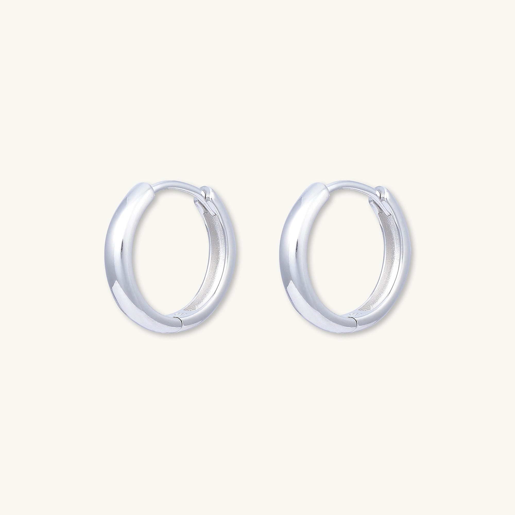 Basic Medium Huggie Hoop Earrings - Camile & Stone
