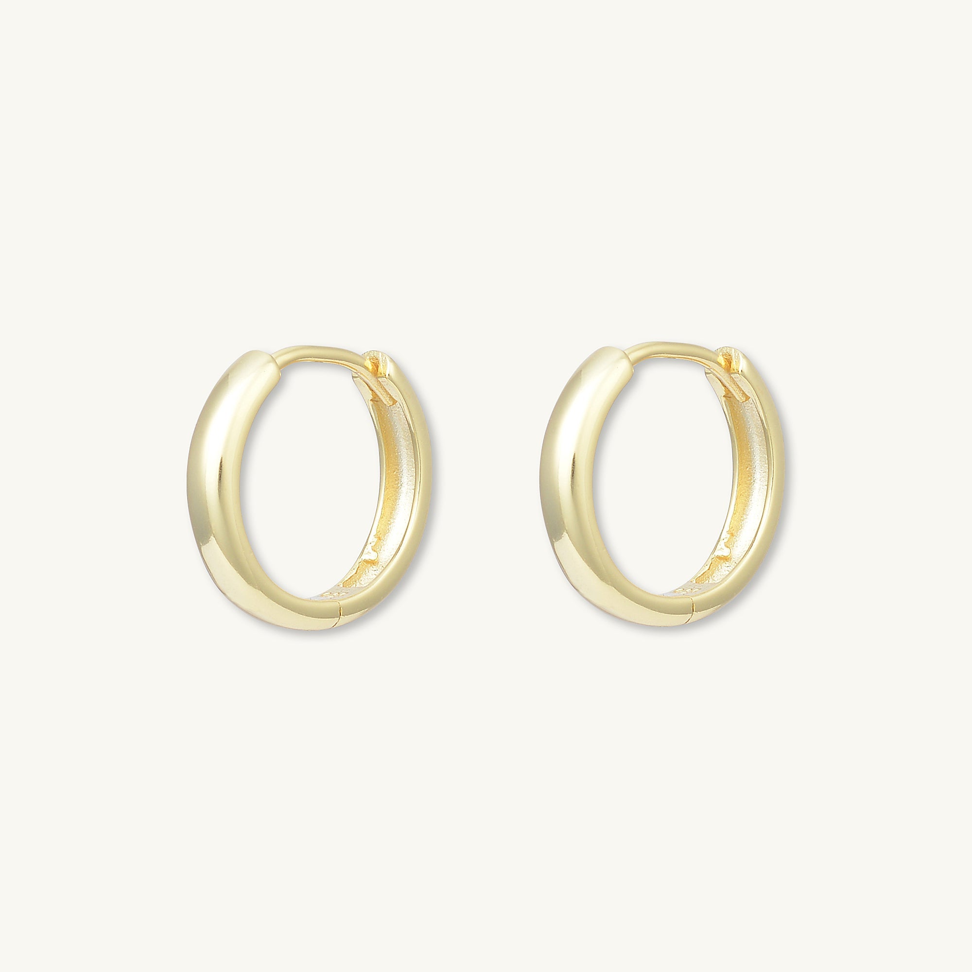 Basic Medium Huggie Hoop Earrings - Camile & Stone