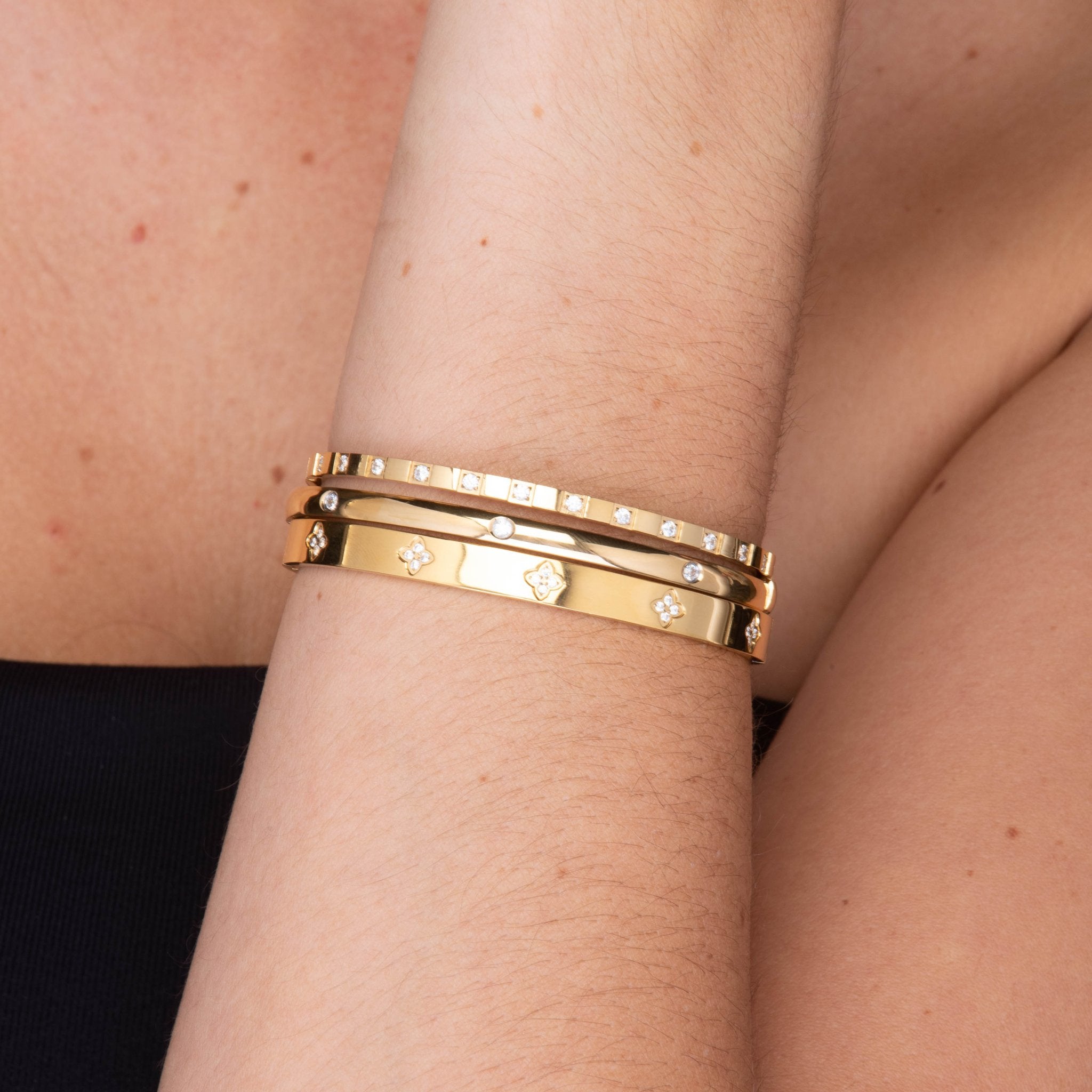 Clover Sapphire Hinged Bangle Bracelet - Camile & Stone