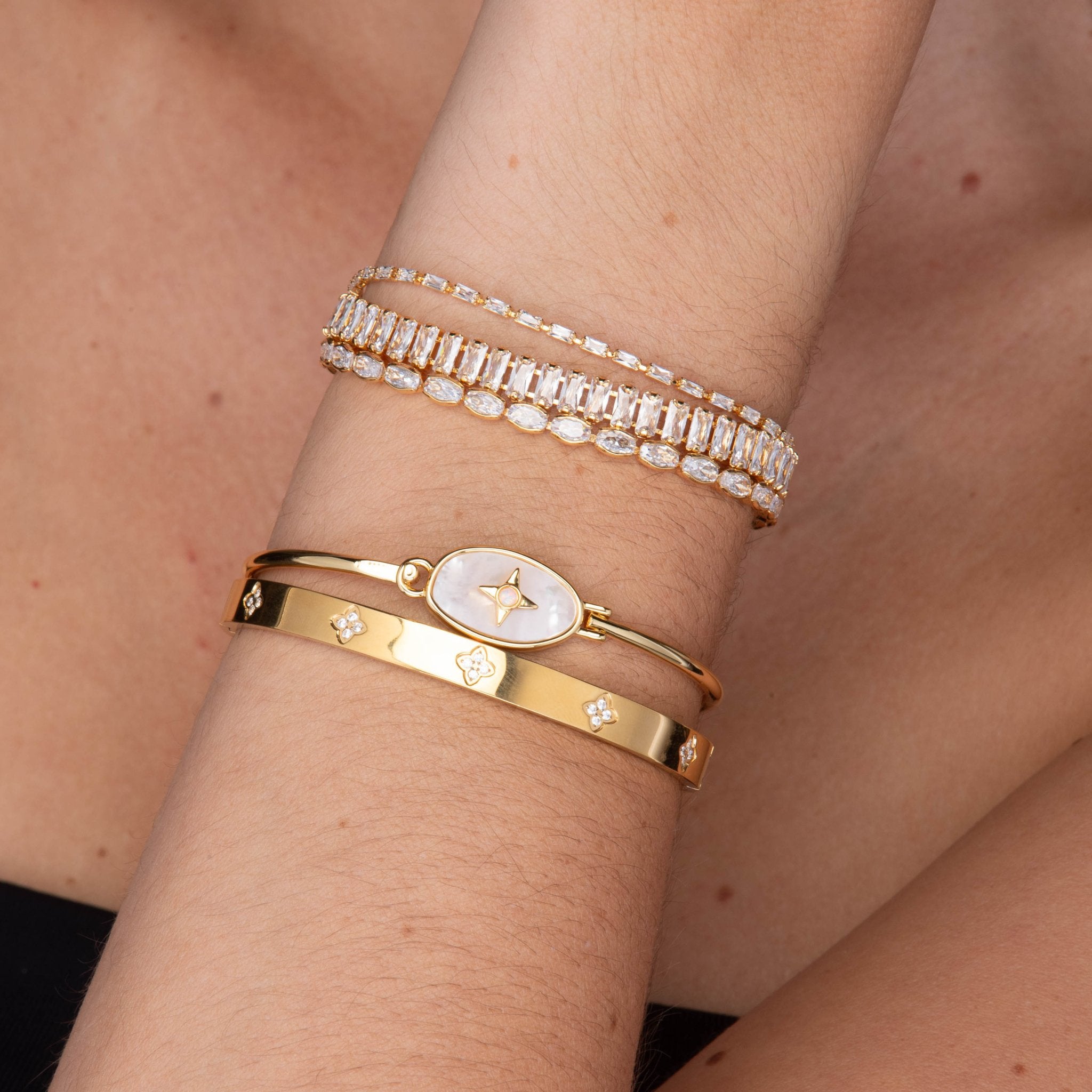 Clover Sapphire Hinged Bangle Bracelet - Camile & Stone