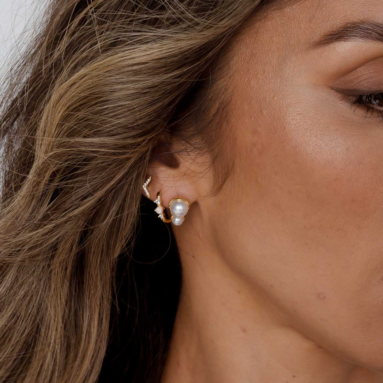 Double Pearl Stud Earrings - Camile & Stone