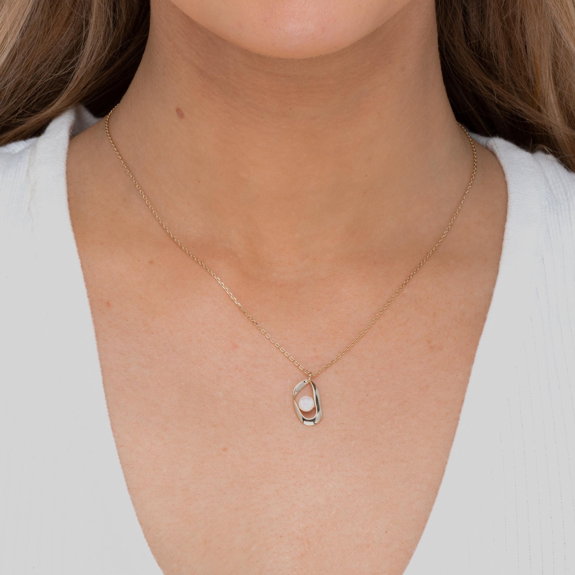 Floating Circular Pearl Necklace - Camile & Stone