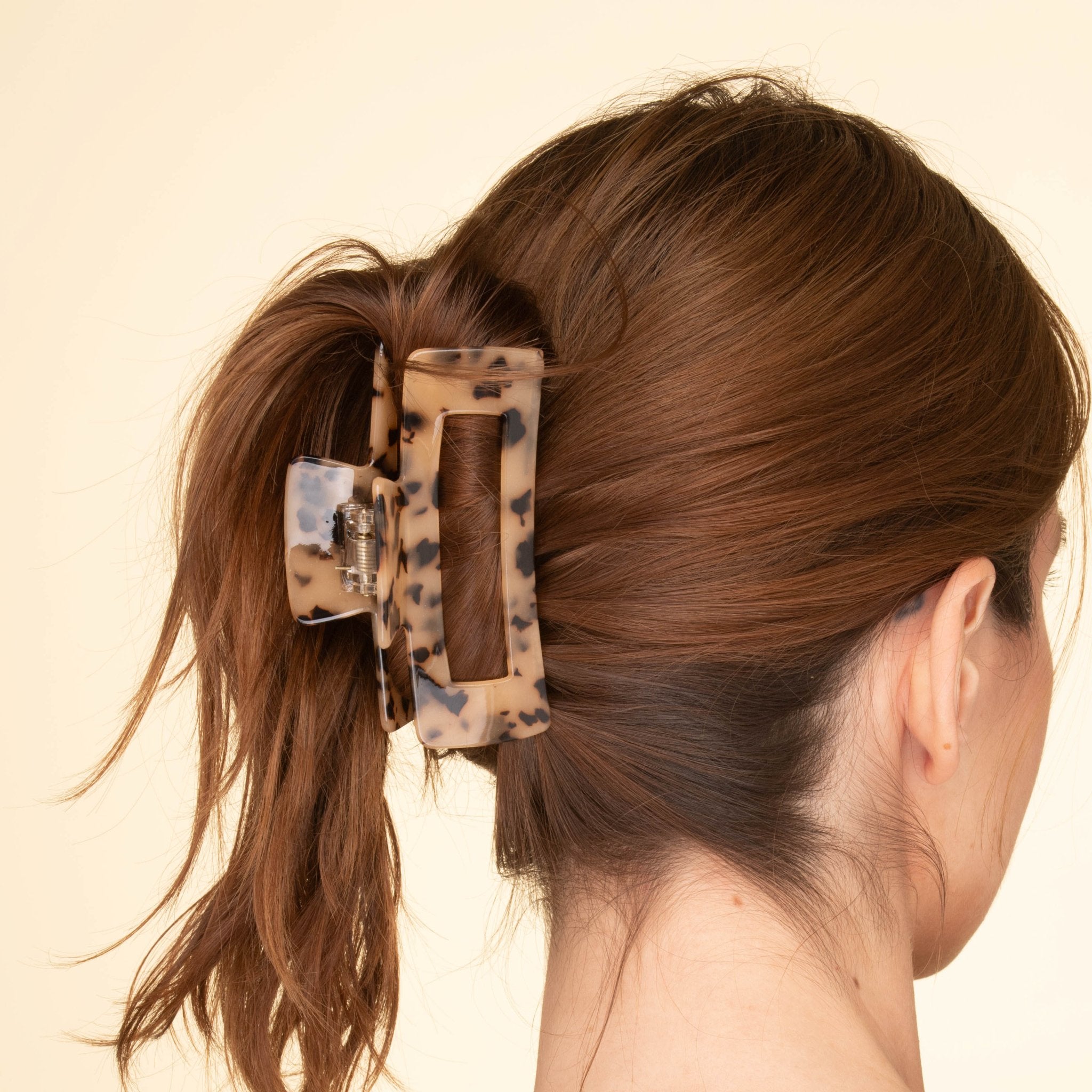 Light Tortoiseshell French Hair Claw Clip - Camile & Stone