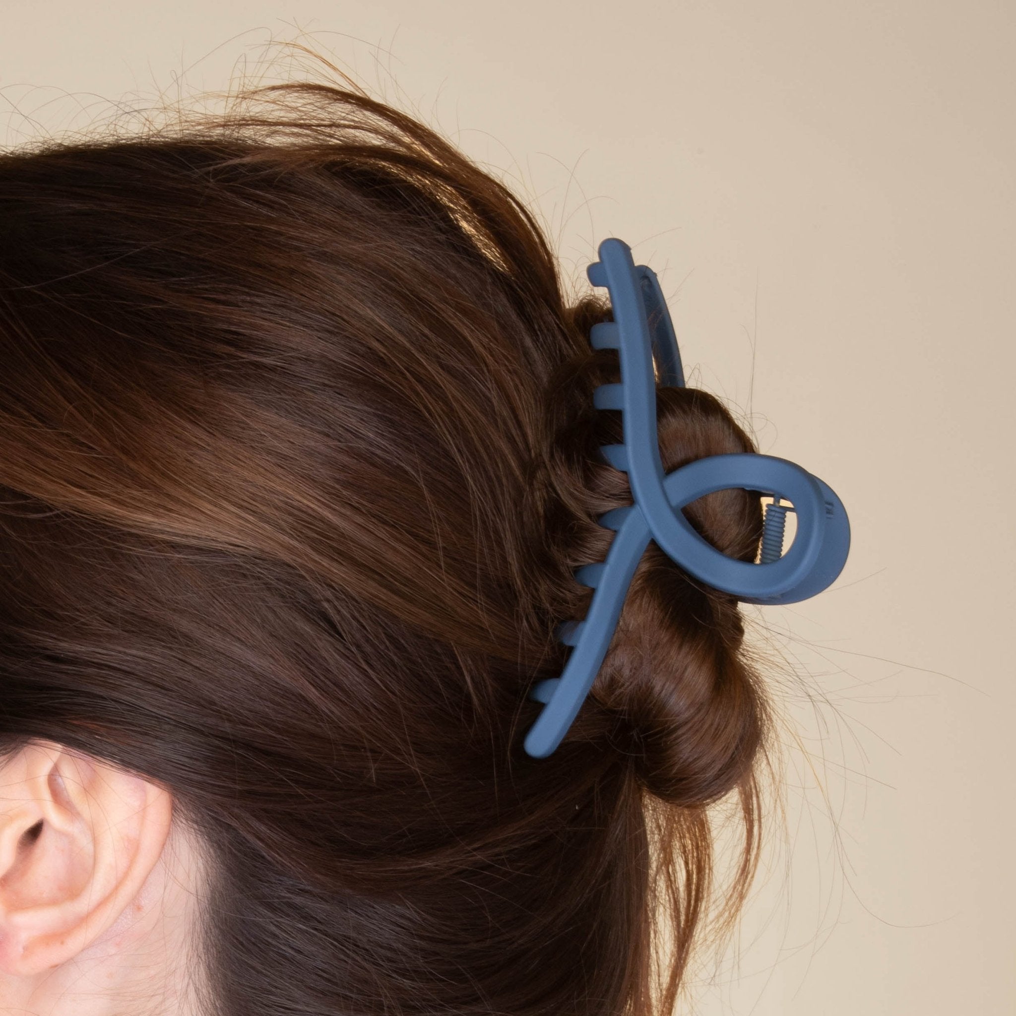 Loop Hair Claw Clip - Camile & Stone
