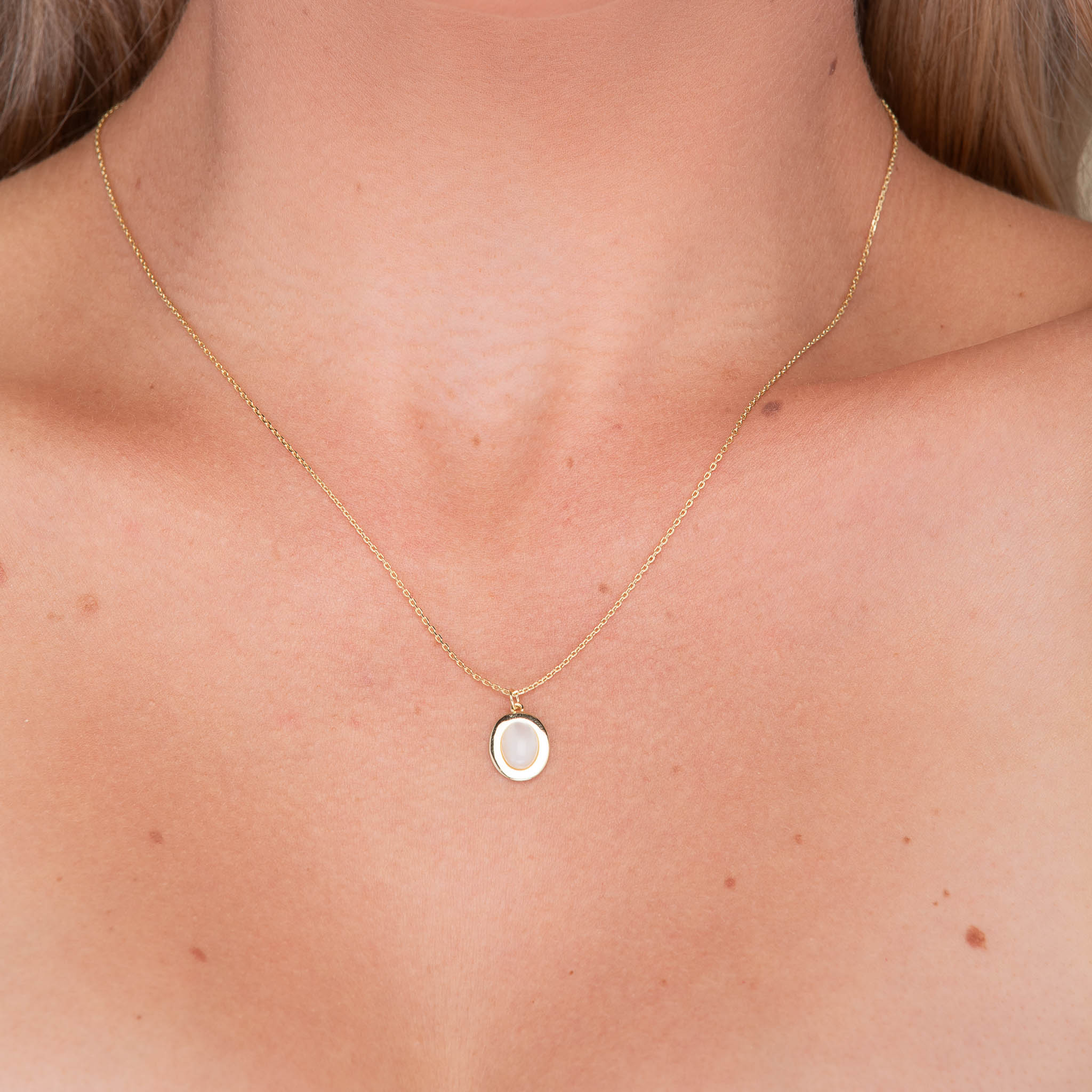 Oval Moonstone Pendant Necklace - Camile & Stone