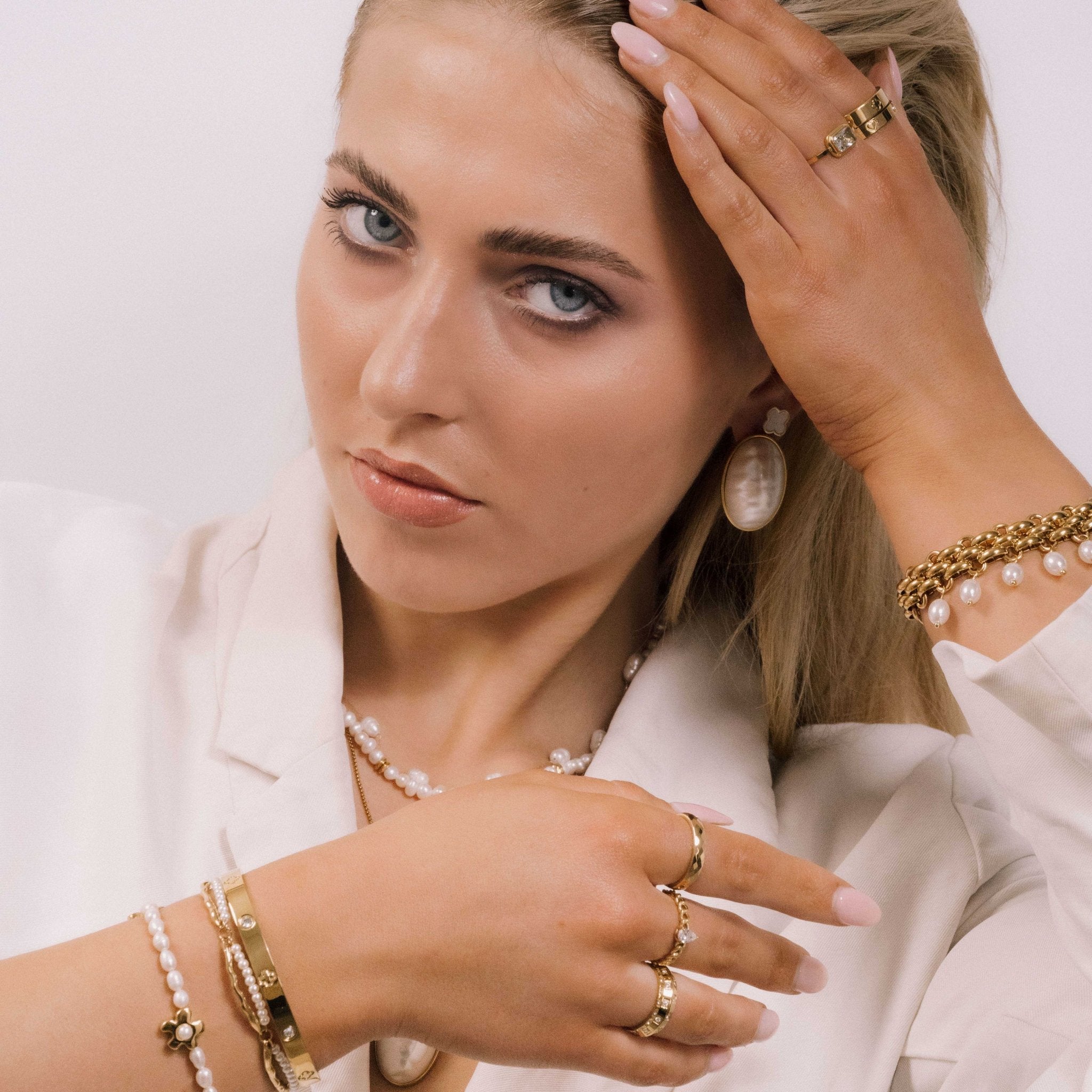 Pearl Oval Statement Earrings - Camile & Stone