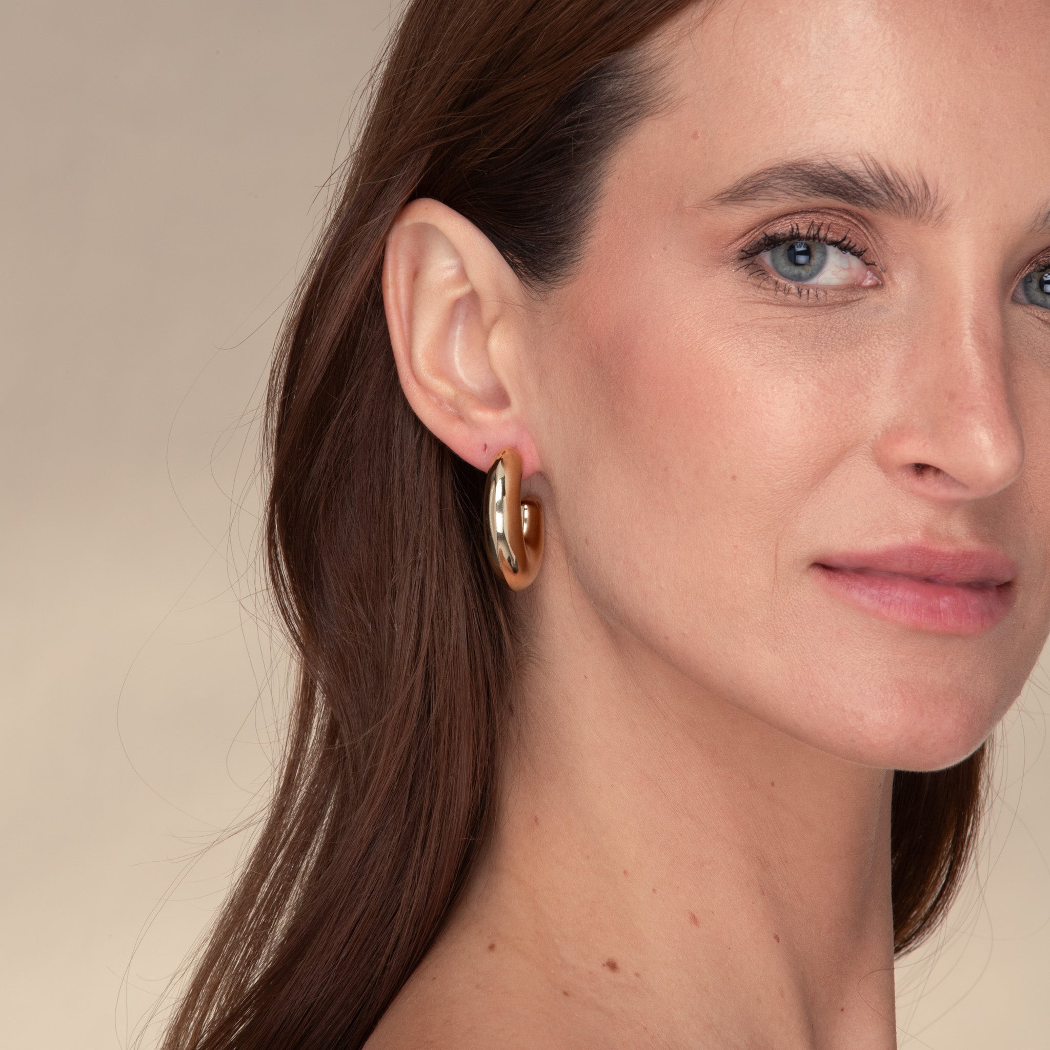 Skye Huggie Earrings - Camile & Stone