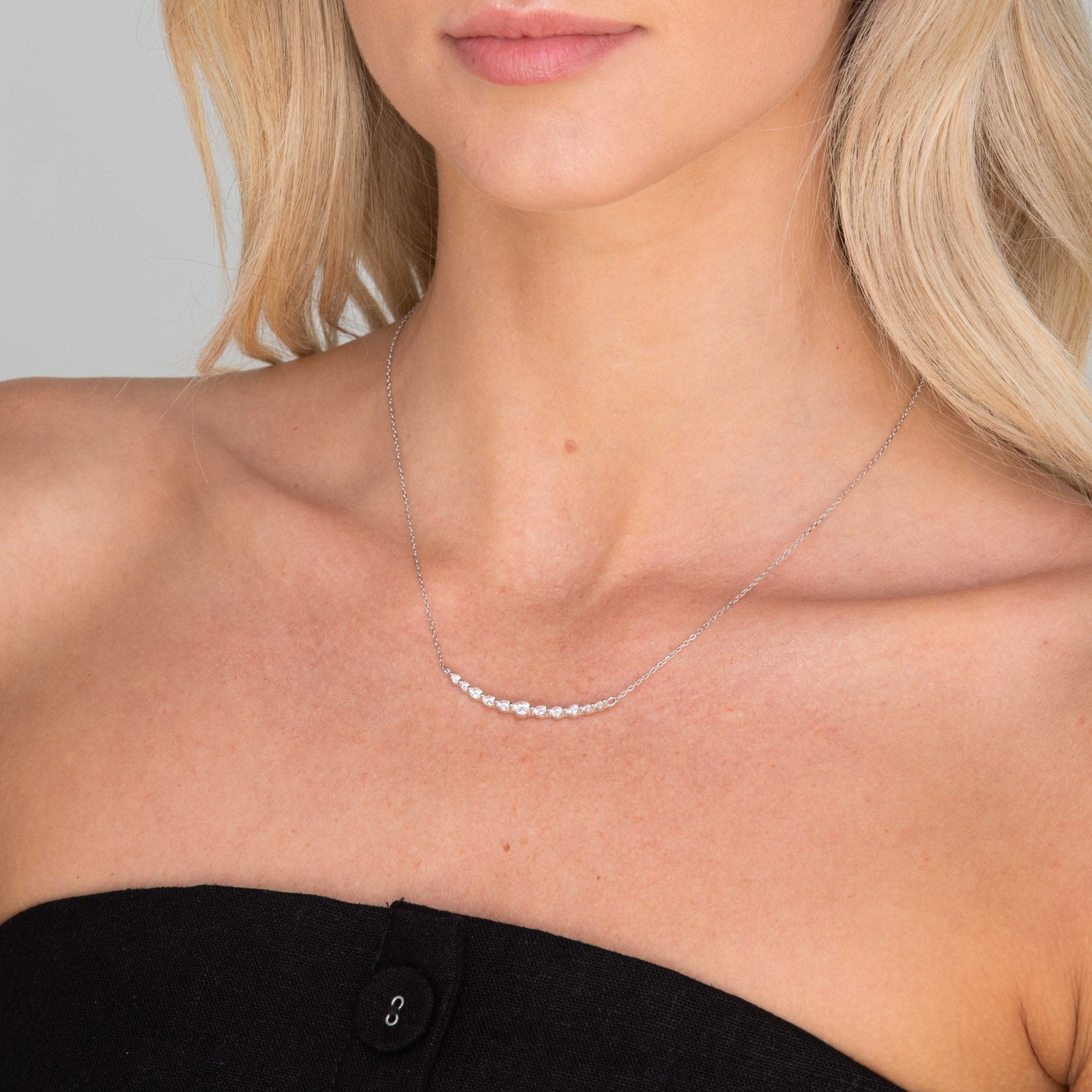 Smile Curved Bar Moissanite Necklace 1.0 Carat - Camile & Stone