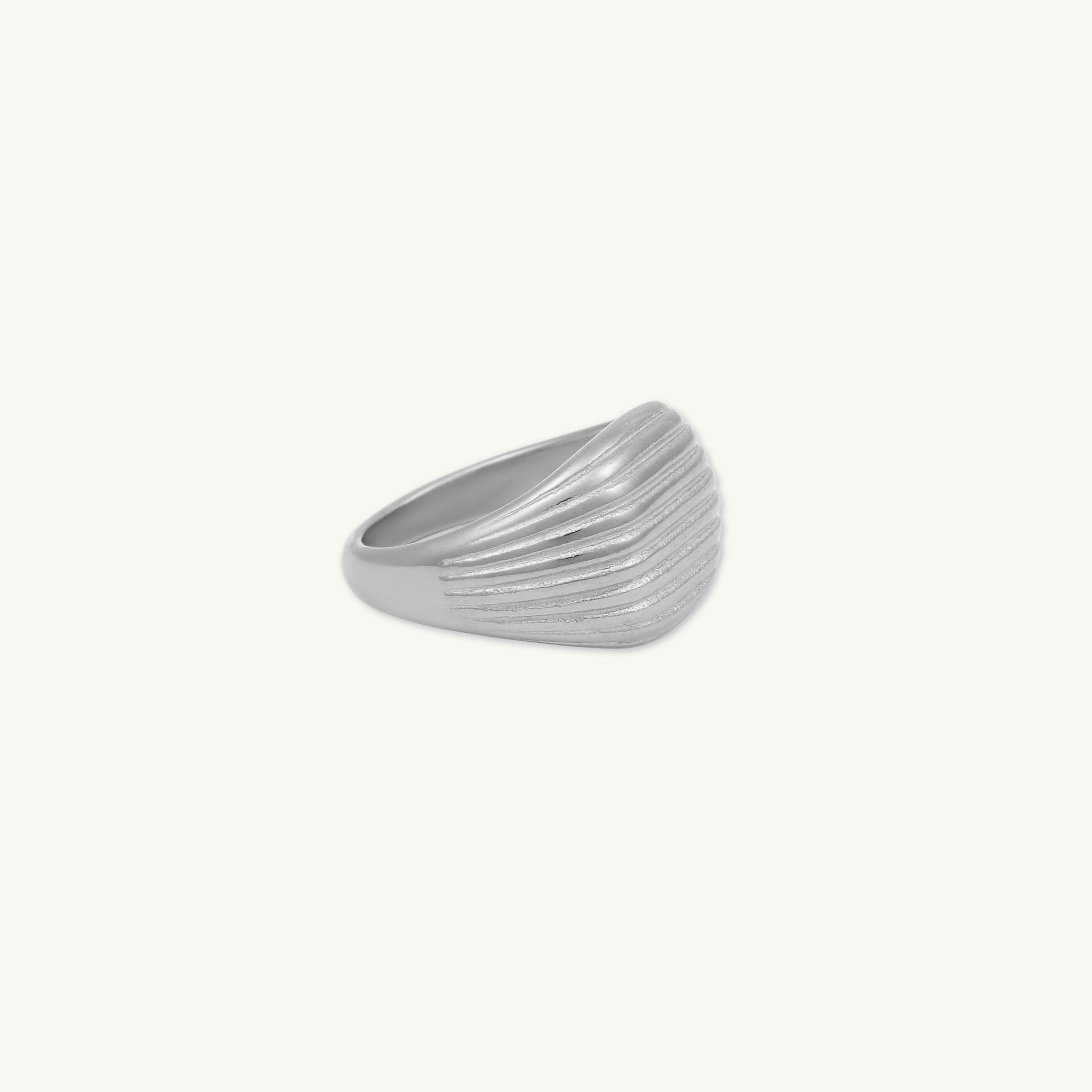 Statement Ribbed Dome Ring - Camile & Stone