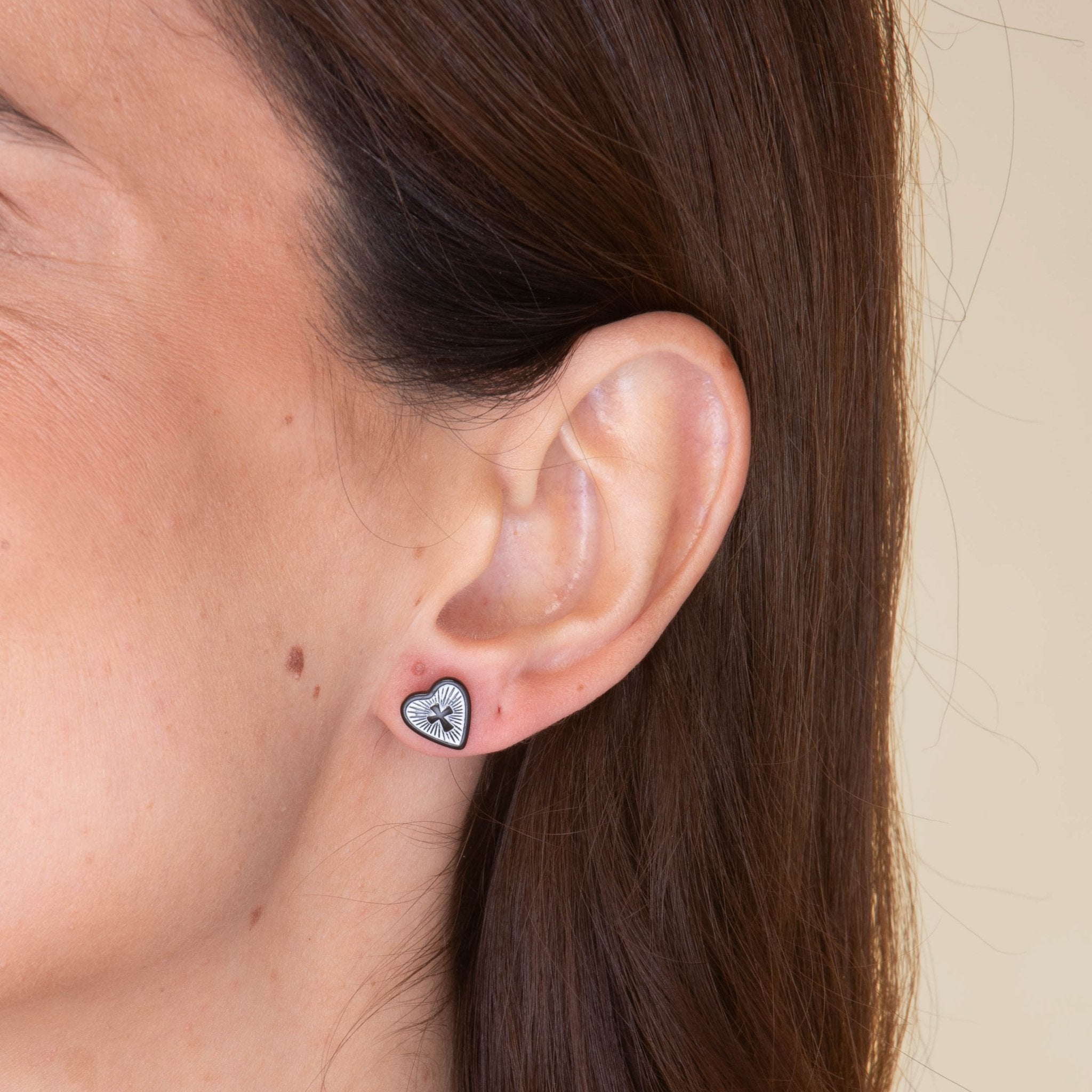 Unisex Gothic Cross Heart Stud Earrings - Camile & Stone