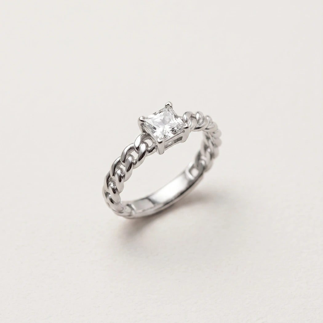 Vesa Cuban Square Ring