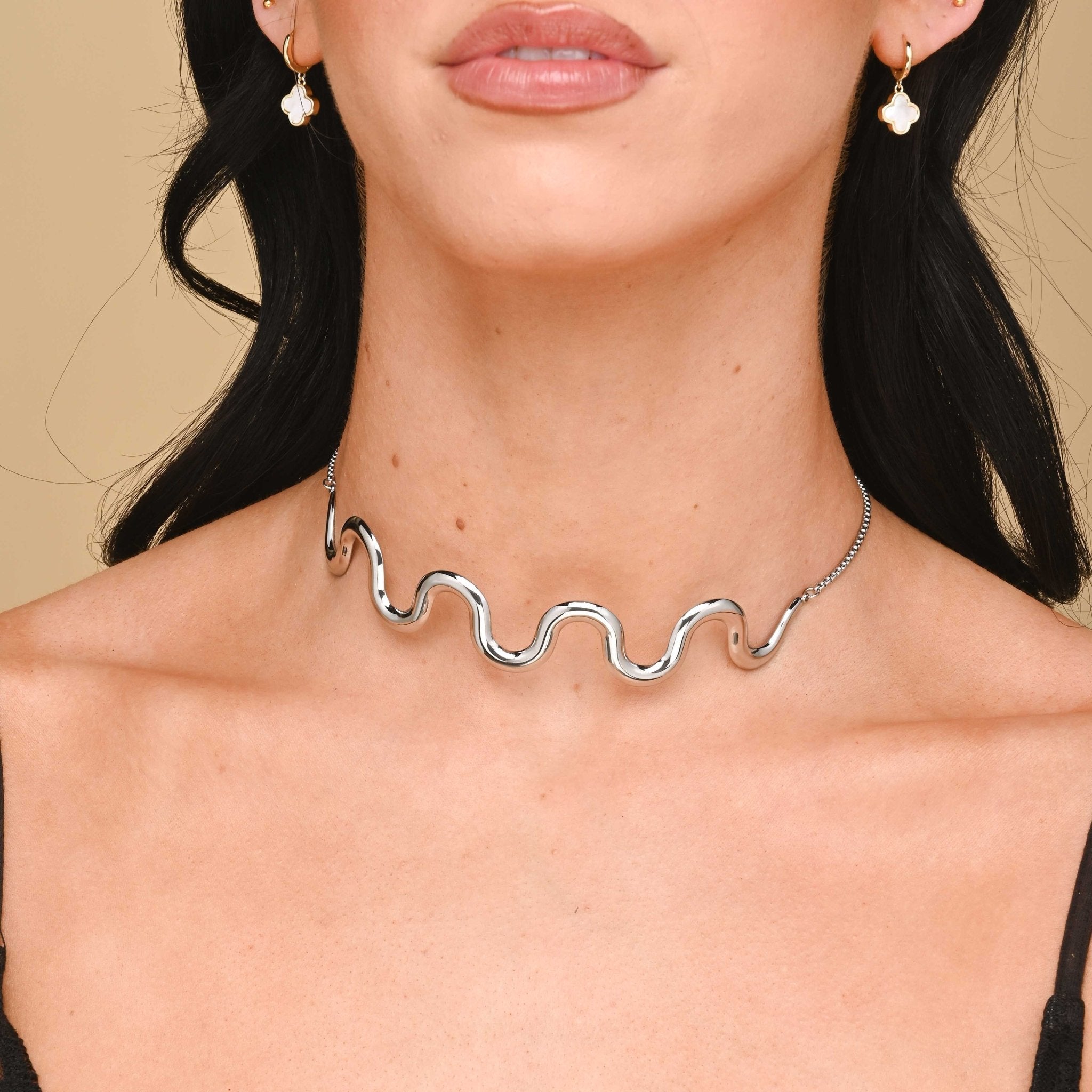 Wave Bar Choker Necklace - Camile & Stone