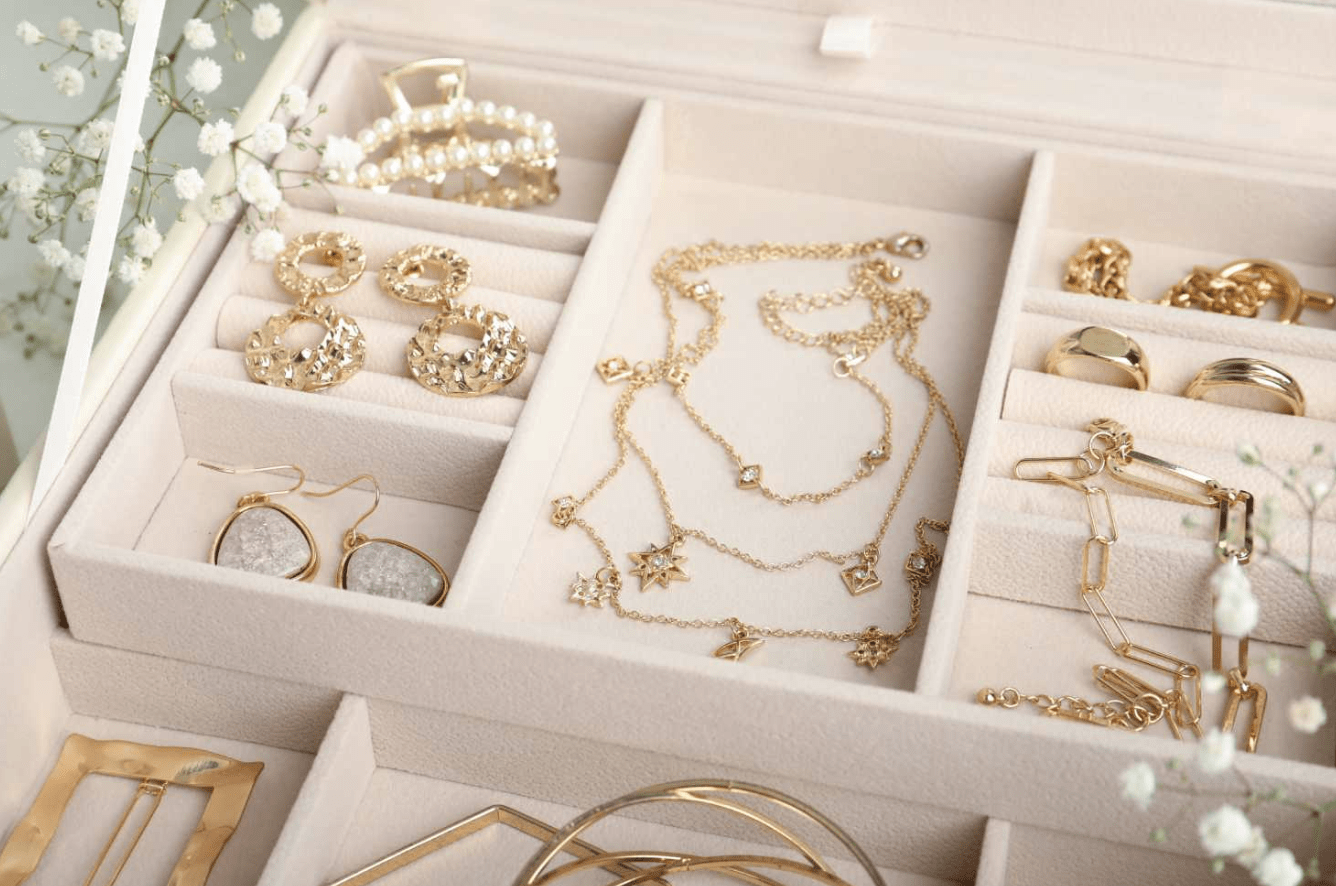 Organise Your Collection: The Best Jewellery Stands of 2025 - Camile & Stone