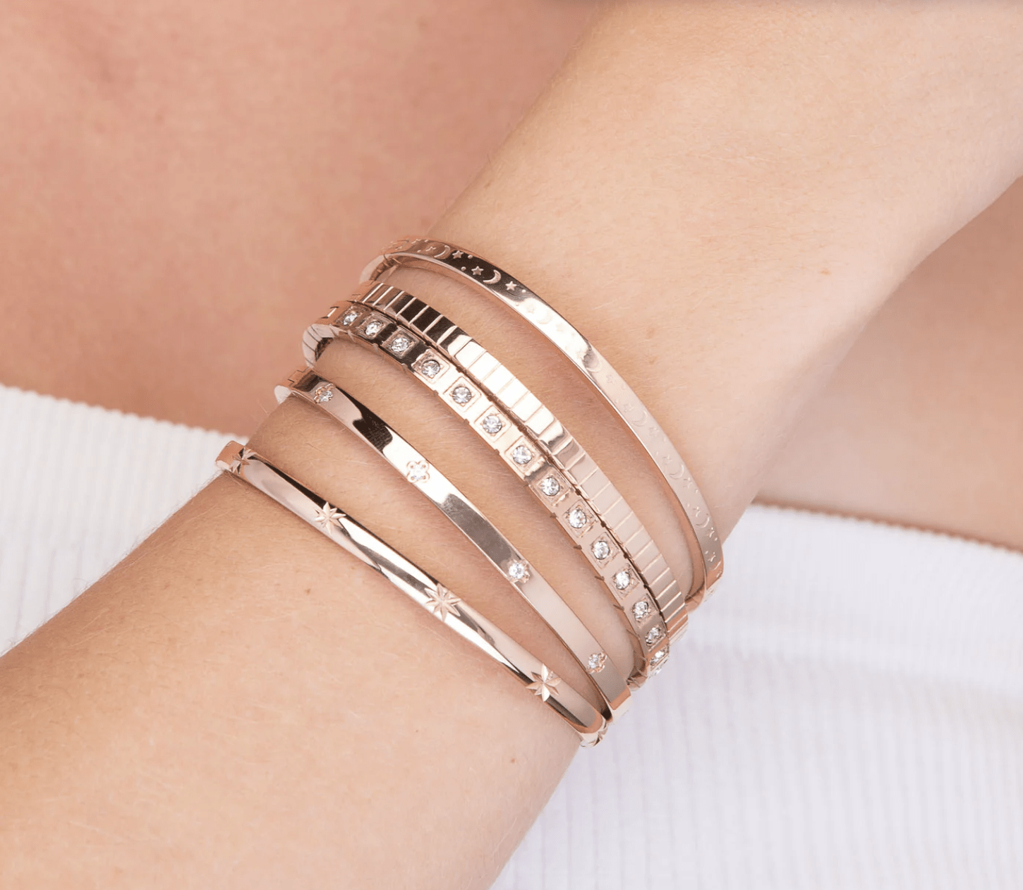 The Ultimate Guide to Women's Jewellery: Styles, Trends, and More - Camile & Stone