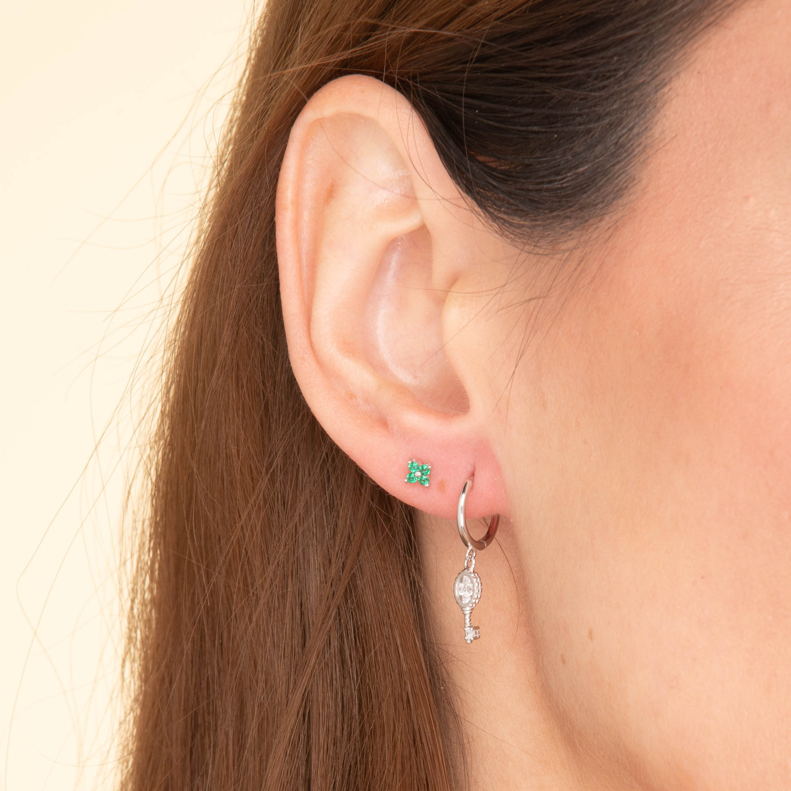 Emerald Clover Barbell Cartilage Earrings