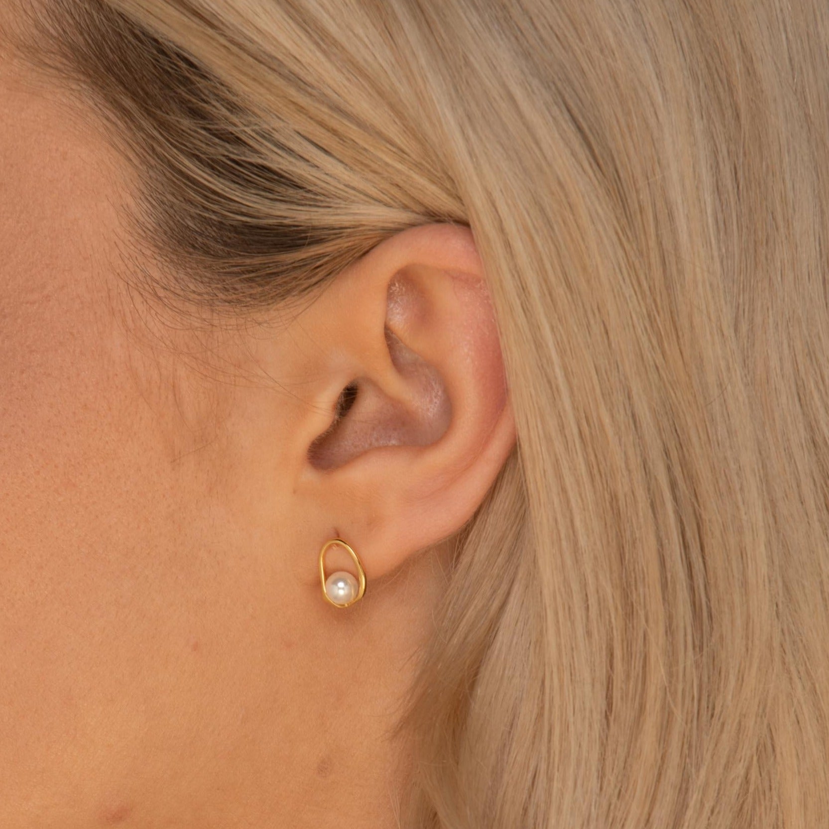 Floating Pearl Circular Stud Earrings