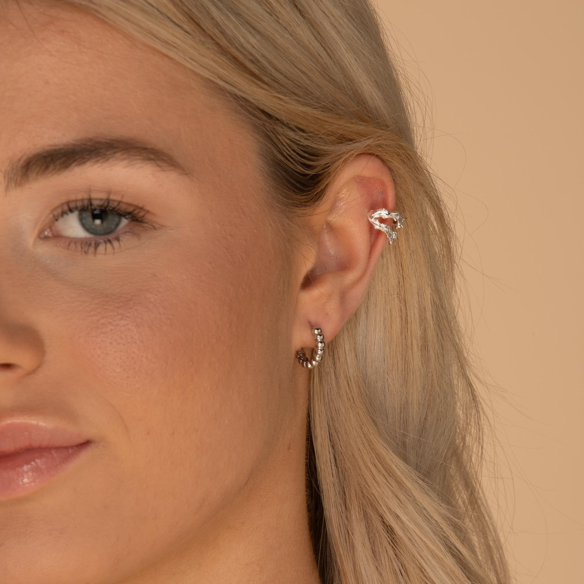 Thick Dot Huggie Earrings - Camile & Stone